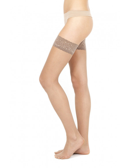 Media con blonda autosostenida 15 DEN de Pompea - varios colores