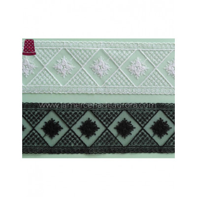 Entredos de encaje de tul bordado Petra - varios colores