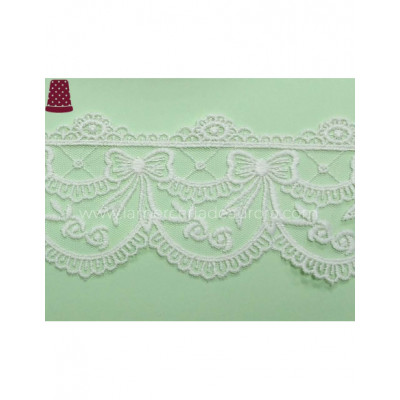 Encaje de tul bordado marfil (ancho 7 cms) lazos 2