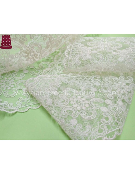 Entredos de encaje de tul bordado (ancho 9,5 cms) Belisa