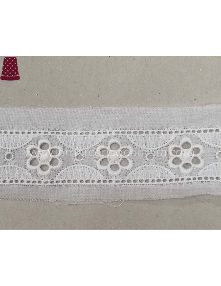 Entredós de batista bordada (3,5 cms) Aurora
