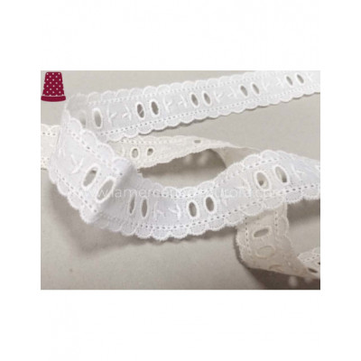 Bordado entredós con pasacintas (ancho 2,2 cms) Hojas -...