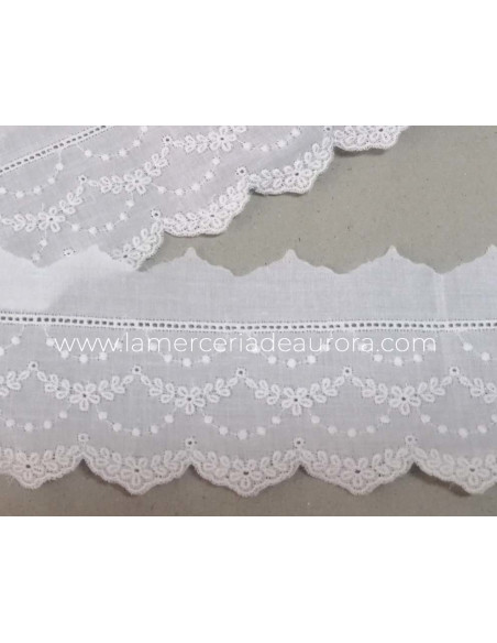 Puntilla de batista bordada (ancho 6,5 cms) Rocío