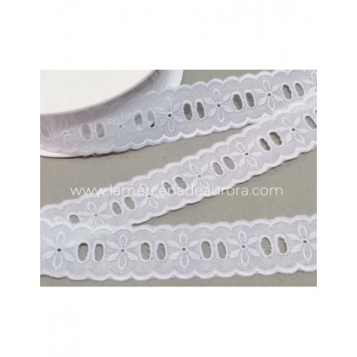 Bordado entredós con pasacintas (25mm) Flor