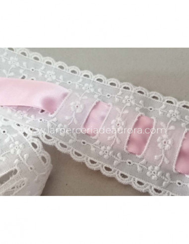 Entredós con pasacintas batista bordada...