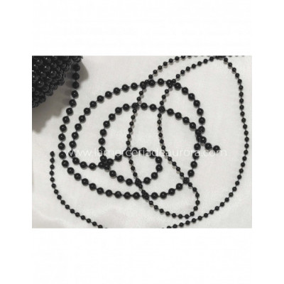 Hilo de perlas negras