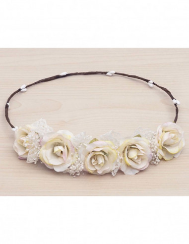 Corona con rosas, puntillas y gypsophila de...