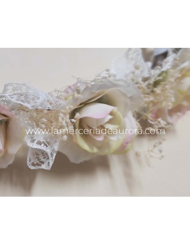 Corona con rosas, puntillas y gypsophila de Siena complementos - CRUDO - DETALLE