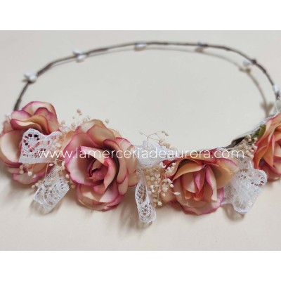 Corona con rosas, puntillas y gypsophila de Siena complementos 2