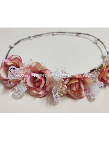 Corona con rosas, puntillas y gypsophila de Siena complementos - MELOCOTÓN