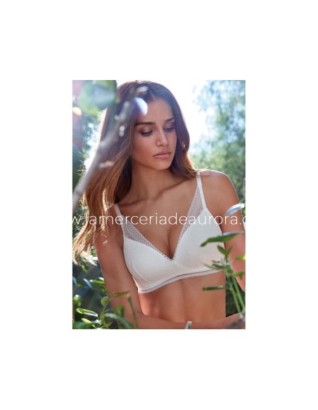 Sujetador bralette Regina copa B sin aros con relleno de Selene - varios colores