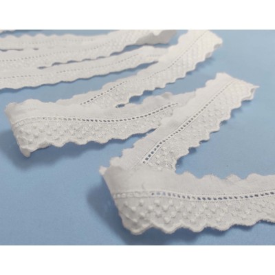 Puntilla de batista bordada blanca (3cm) topitos