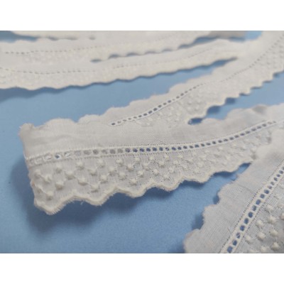 Puntilla de batista bordada blanca (3cm) topitos 2