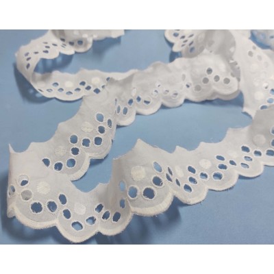 Puntilla de batista bordada blanca (ancho 4,5cm) Kira