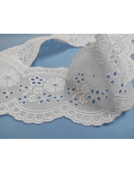 Entredós batista bordada blanco (ancho 7,8cm) Flores y pétalos