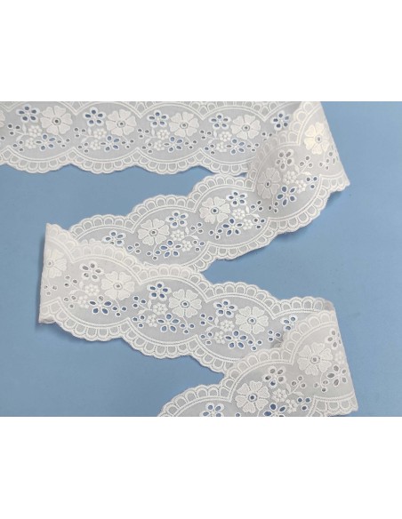 Entredós batista bordada blanco (ancho 7,8cm) Flores y pétalos