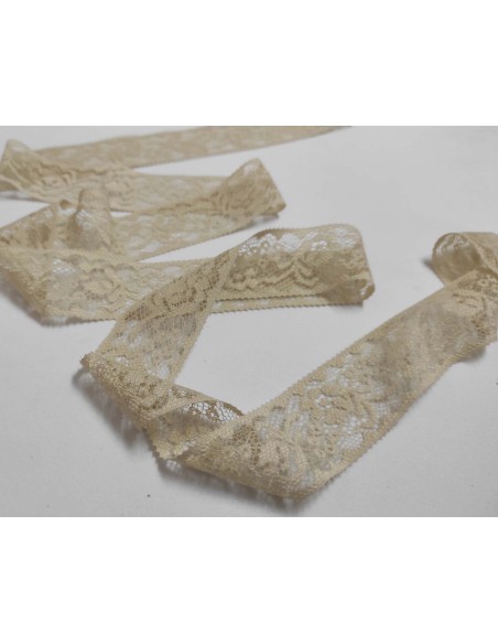 Entredós de encaje nylon beige (ancho 3 cm) modelo Dora
