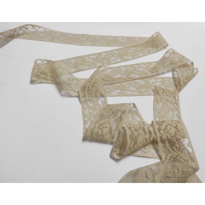 Entredós de encaje nylon beige (ancho 3 cm) modelo Dora 2