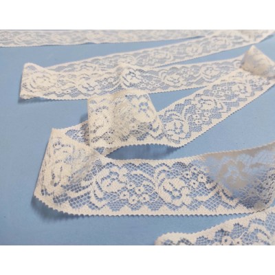 Entredós de encaje nylon marfil (ancho 3 cm) modelo Dora