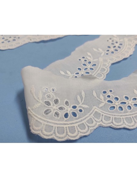 Puntilla batista bordada crudo (5cm) Ramos