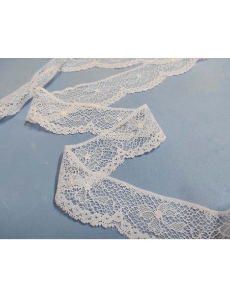 Encaje nylon blanco (ancho 4 cm) Lazos