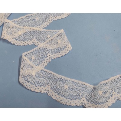 Encaje nylon blanco (ancho 4 cm) Lazos 2