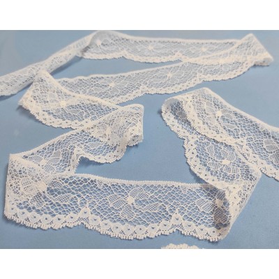 Encaje nylon blanco (ancho 4 cm) Lazos