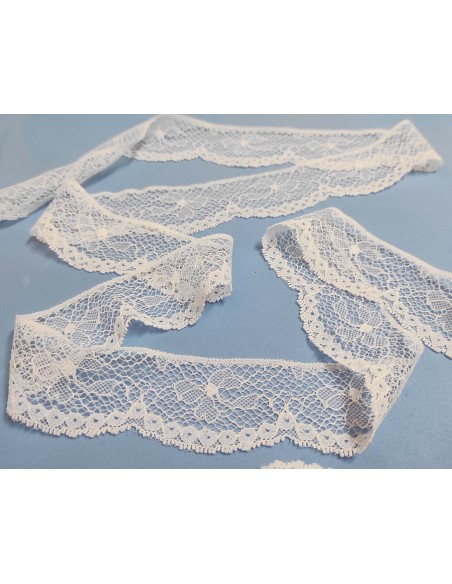 Encaje nylon blanco (ancho 4 cm) Lazos