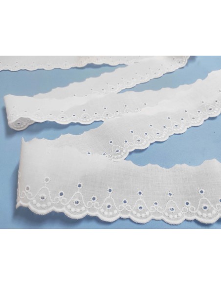 Puntilla batista bordada blanca (5cm) Campanas