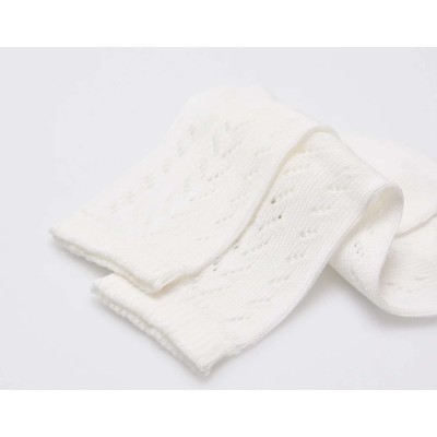 Calcetín calado infantil 52344 de Ysabel Mora 2