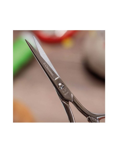 Tijera bordar (9cm) Cuerno de la Abundancia de 3 Claveles