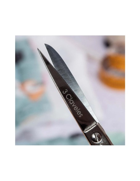 Tijera costura (15cm) Cuerno de la Abundancia de 3 Claveles