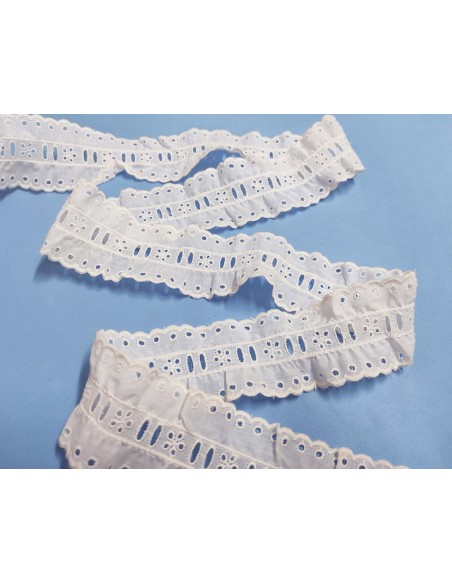 Bordado doble fruncido con pasacintas blanco (ancho 4,6cm) Luz