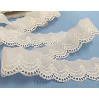 Puntilla batista bordada marfil (4,5cm) Ondas 2