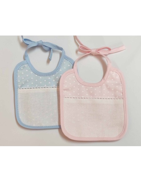 Babero para bordar Corazones de Marbet