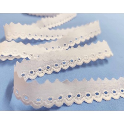 Puntilla batista bordada blanca (2 cms) Luz