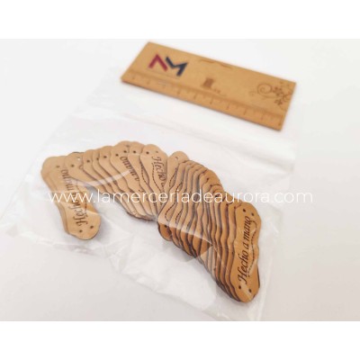 Etiquetas polipiel beige con forma (25 uds) "Hecho a mano" 2