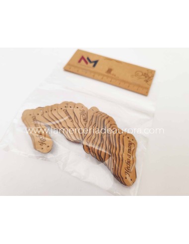 Etiquetas polipiel beige con forma (25 uds) "Hecho a mano"