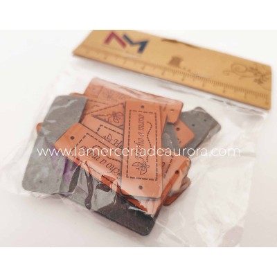 Etiquetas polipiel marrón rectangular (25 uds) "Hecho a mano" 2