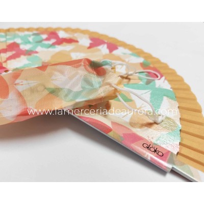 Abanico de madera "Mariposas" con funda de Gloko 2