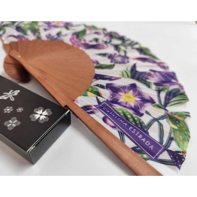 Abanico madera y tela de seda con caja "Pepino Dulce Blanco" de Catalina Estrada 2