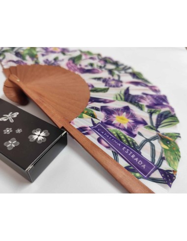 Abanico madera y tela de seda con caja "Pepino Dulce Blanco" de Catalina Estrada