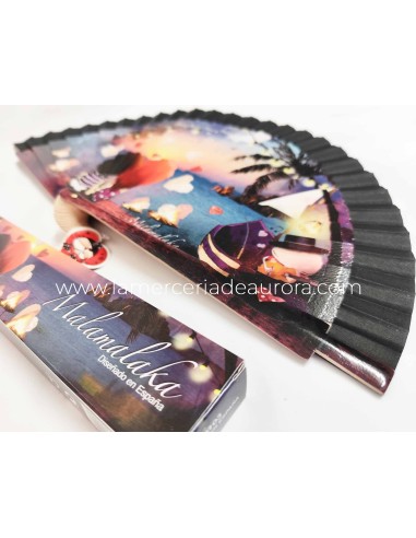 Abanico madera con caja "El amanecer tiene su propia melodía..." de Malamalaka - NEGRO