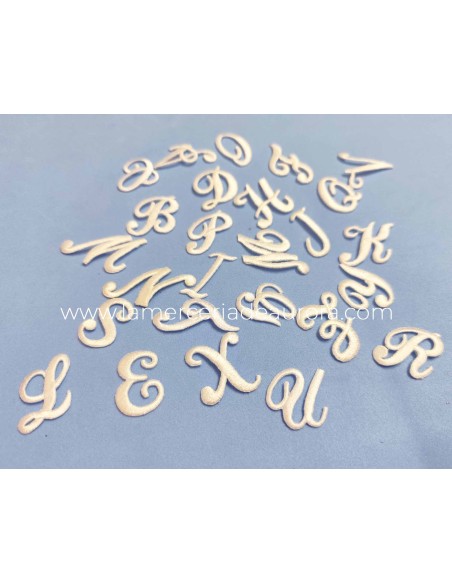 Letras bordadas termoadhesivas Cursivas Blancas de Marbet