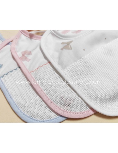 Babero para bordar "Lazos" de Marbet - DETALLE