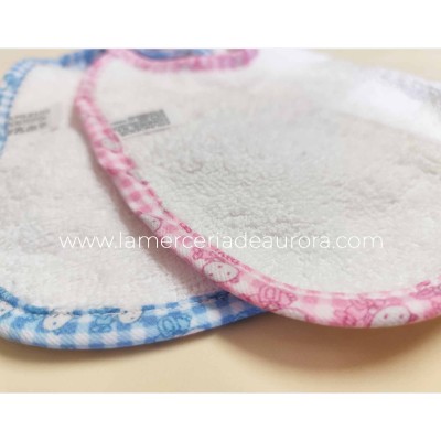 Babero para bordar rizo con chupetero 2