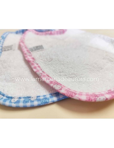 Babero para bordar rizo con chupetero - DETALLE TRASERO