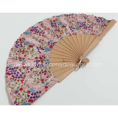 Abanico de madera natural y tela Liberty pradera de Cuatrogotas 2