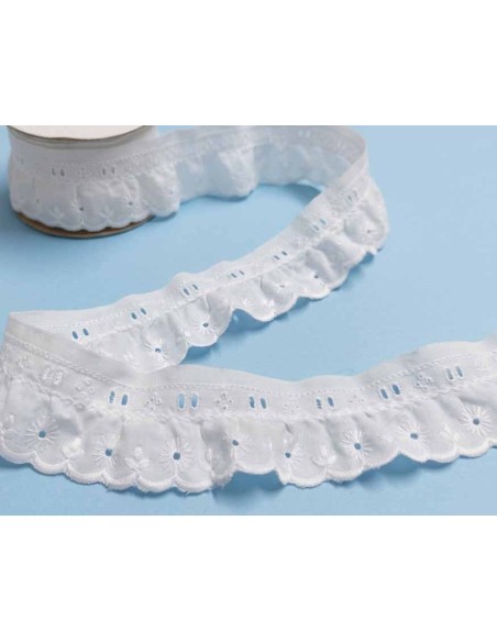 Bordado fruncido batista con pasacintas blanco (ancho 4 cms) Bianca