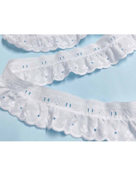 Bordado fruncido batista con pasacintas blanco (ancho 4 cms) Bianca